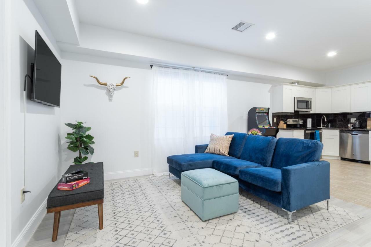 The Cherry Suites - Chinatown Apartment